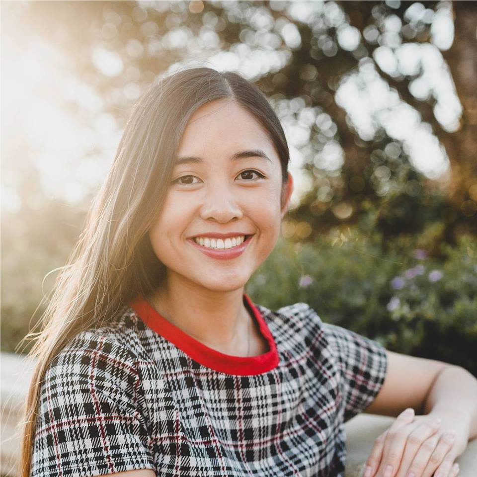 Elizabeth Hoang 