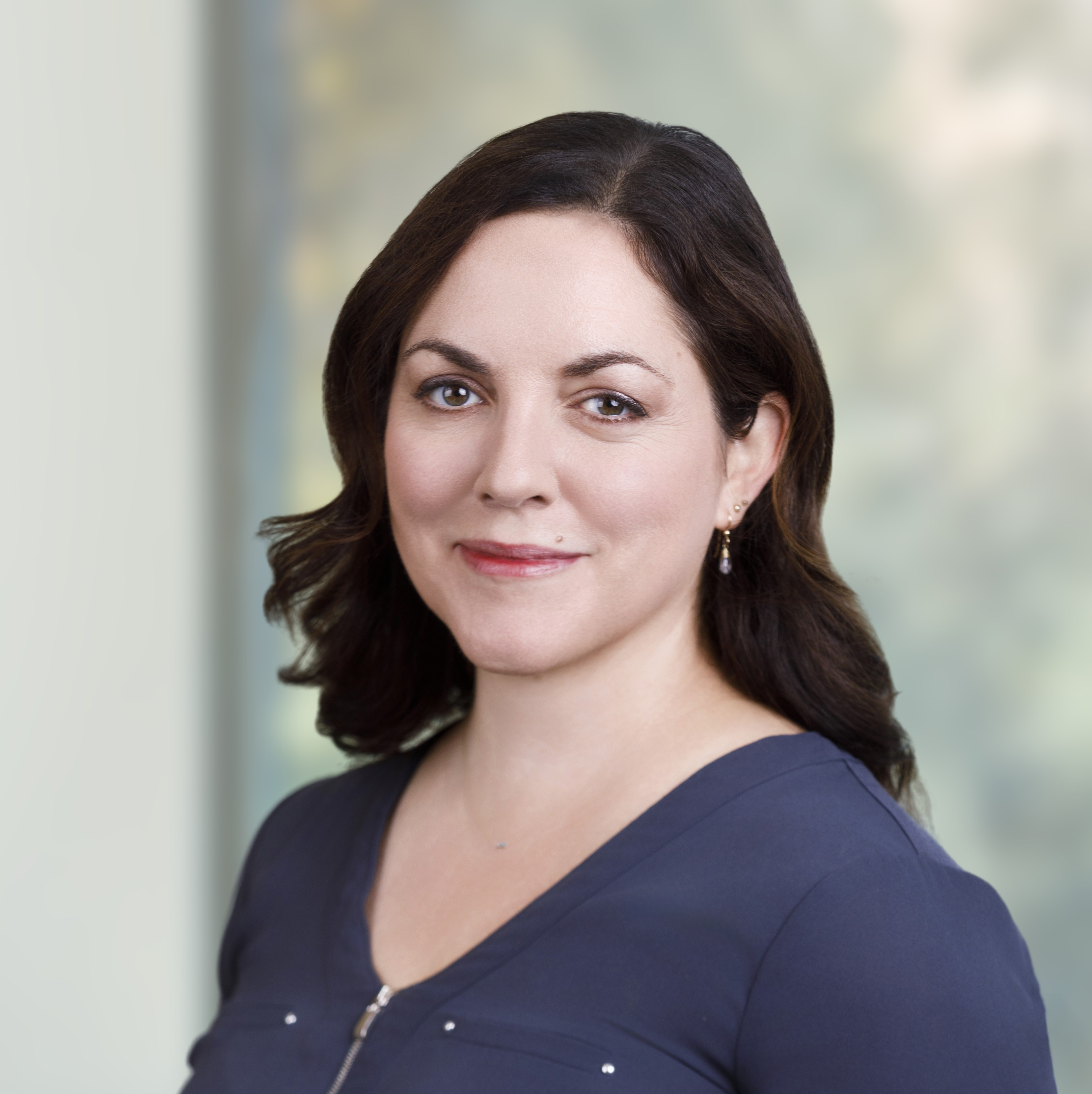 headshot of Larissa Thomas